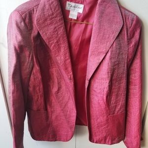 3/ $25 Beautiful two tone pink jacket.